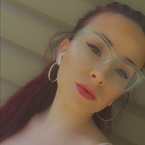 Meet your Posher, Veronica